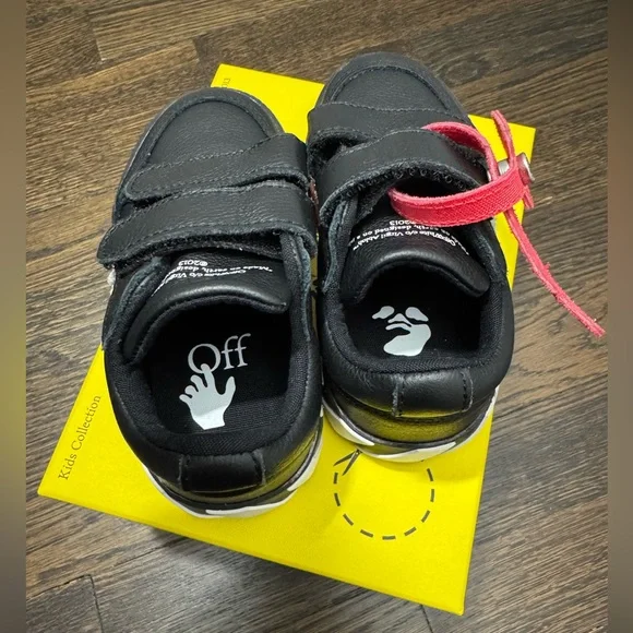 Toddler boys Off White sneakers